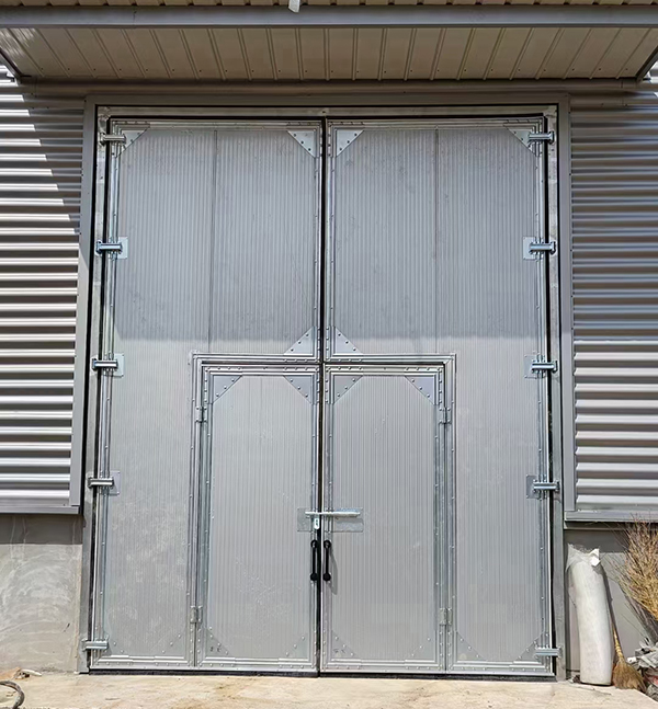 布尔津工业平开门