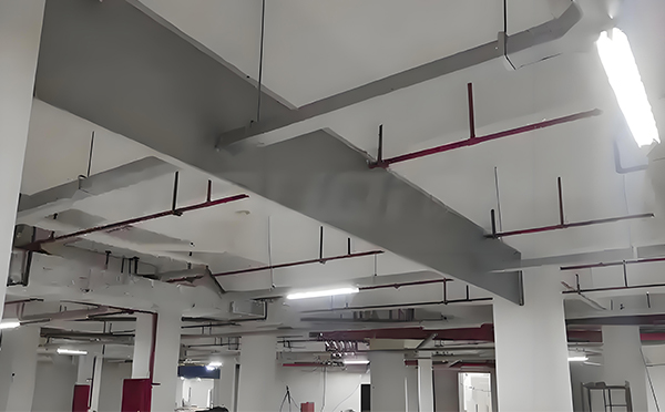 布尔津挡烟垂壁