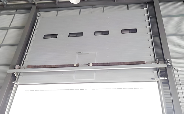 布尔津工业滑升门