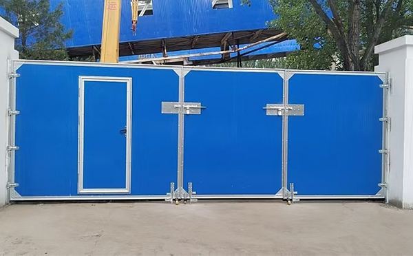 布尔津工业平开门