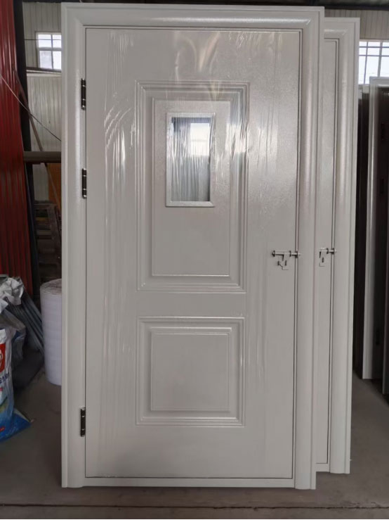 布尔津学校教室门