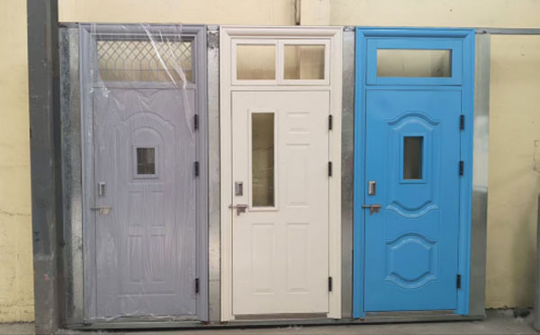 布尔津学校教室门