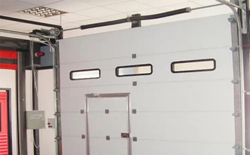 布尔津工业提升门的安装方法