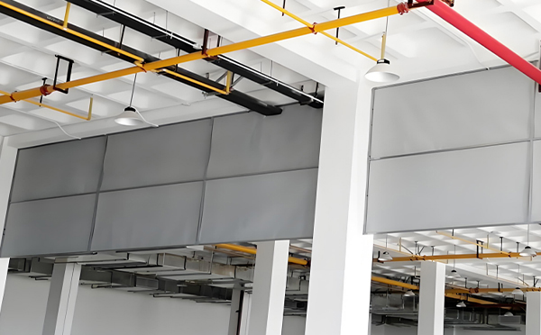 商场防烟分区常闭节点：布尔津挡烟垂壁高度与控制器接线图解