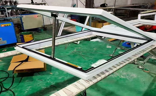 某地下车库出入口布尔津排烟窗配置工程